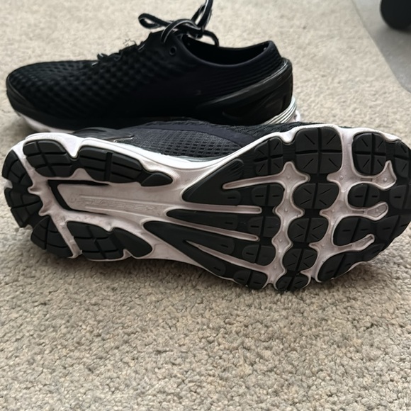 Under Armour Charged Speedform Men 10 size - Picture 2 of 5